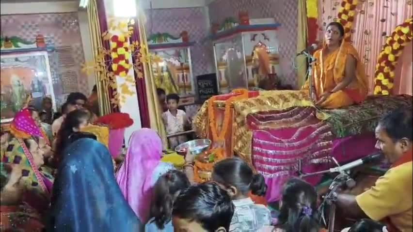 बल्दीराय: हनुमंत सेवा आश्रम महाराजगंज शादीपुर में श्री राम कथा में शिव विवाह झांकी देख श्रोता हुए मंत्र मुक्त