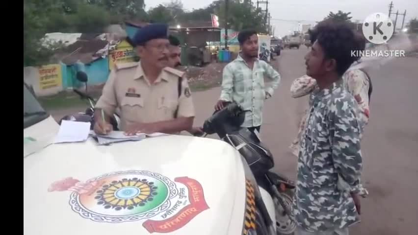 जिले में यातायात नियमों का उल्लंघन करने वाले 84 वाहन चालकों के खिलाफ की गई कार्रवाई, ₹44,700 का काटा गया चालान