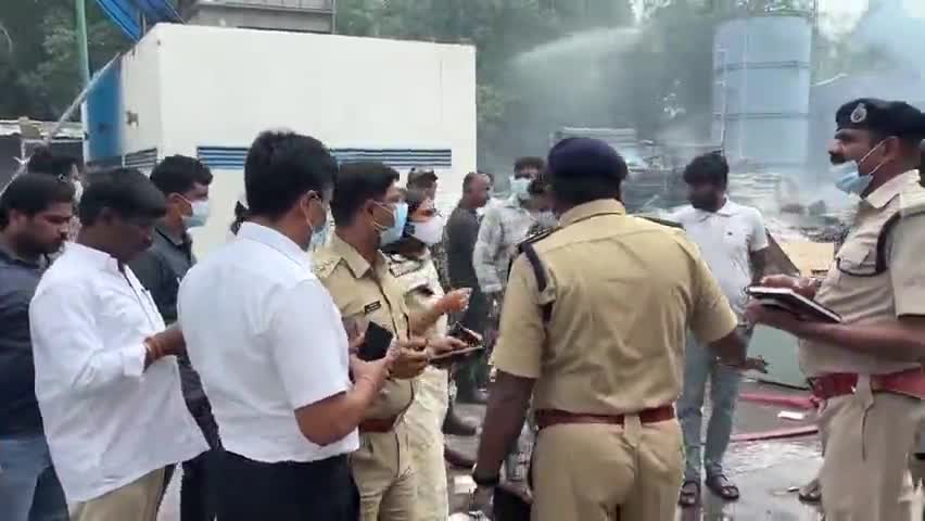 సంగారెడ్డి: సిగాచి పరిశ్రమ ప్రమాద బాధితుల సహాయం కోసం 08455-276155 నంబర్‌తో కలెక్టరేట్‌లో కంట్రోల్ రూమ్ ఏర్పాటు: జిల్లా కలెక్టర్
