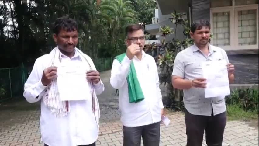 ಧಾರವಾಡ: ಸಂಕಷ್ಟದ ಮಧ್ಯೆ ರಾಷ್ಟ್ರೀಕೃತ ಬ್ಯಾಂಕ್‌ಗಳಿಂದ ರೈತರಿಗೆ ನೋಟಿಸ್, ನಗರದಲ್ಲಿ ರೈತರ ಆಕ್ರೋಶ #Localissue