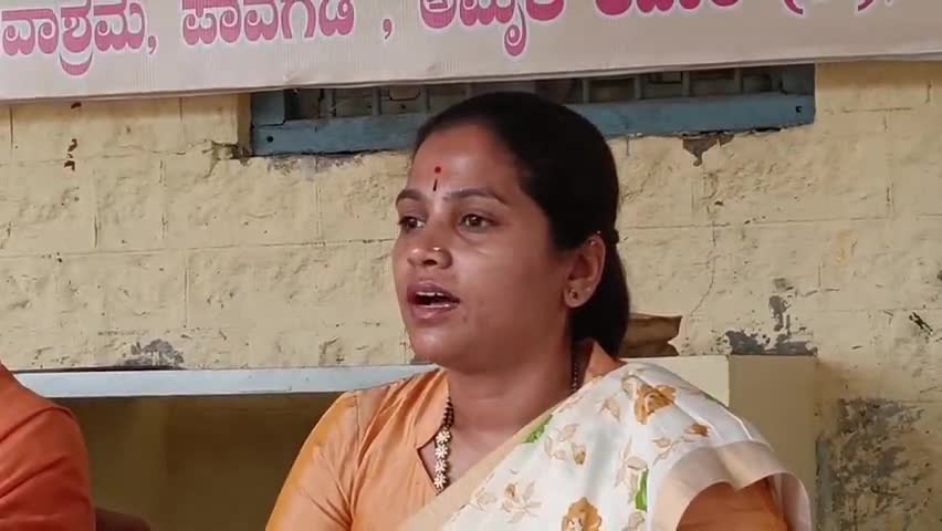 ತುಮಕೂರು: ಜುಲೈ 2ರಂದು ನಗರದ ಎಂಪ್ರೆಸ್ ಪಿಯು ಕಾಲೇಜು ವಿದ್ಯಾರ್ಥಿನಿಯರಿಗೆ ಮಧ್ಯಾಹ್ನ ಬಿಸಿಯೂಟ ಕಾರ್ಯಕ್ರಮಕ್ಕೆ ಸಚಿವ ಪರಮೇಶ್ವರ್ ಚಾಲನೆ