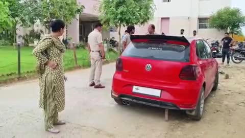 रोहतक: एक रुपया चौक से बैरियर तोड़कर भागा कार चालक, पुलिस ने 7 किलोमीटर पीछा कर बालचंद चौक पर आरोपी को किया गिरफ्तार