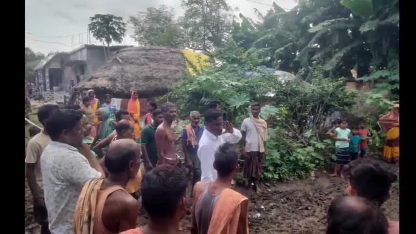 କେନ୍ଦ୍ରାପଡା: କଂସାର ପଞ୍ଚୟତର ଏଣ୍ଡର ଗାଁ ୱାର୍ଡ ନମ୍ବର-୧୯ ର ଏକ ଶୋଚନୀୟ ରାସ୍ତା ପରିଦର୍ଶନ କଲେ କେନ୍ଦ୍ରାପଡ଼ା ବିଧାୟକ