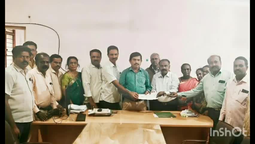 ಕೋಲಾರ: ನಿವೃತ್ತಿಯ ಸನಿಹದ ಮುಖ್ಯೋಪಾಧ್ಯಾಯರ ವರ್ಗಾವಣೆ ಮಾಡದಂತೆ ನಗರದಲ್ಲಿ ಮನವಿ