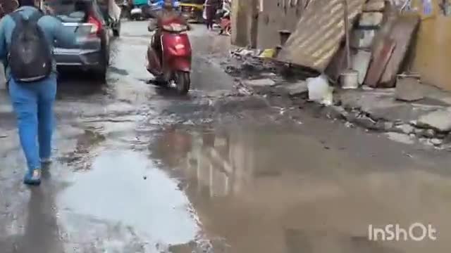 ठाणे: दिवा स्टेशन परिसरातील कचरा महापालिकेने उचलावा: दिवा येथील समाजसेवक अमोल केंद्रे