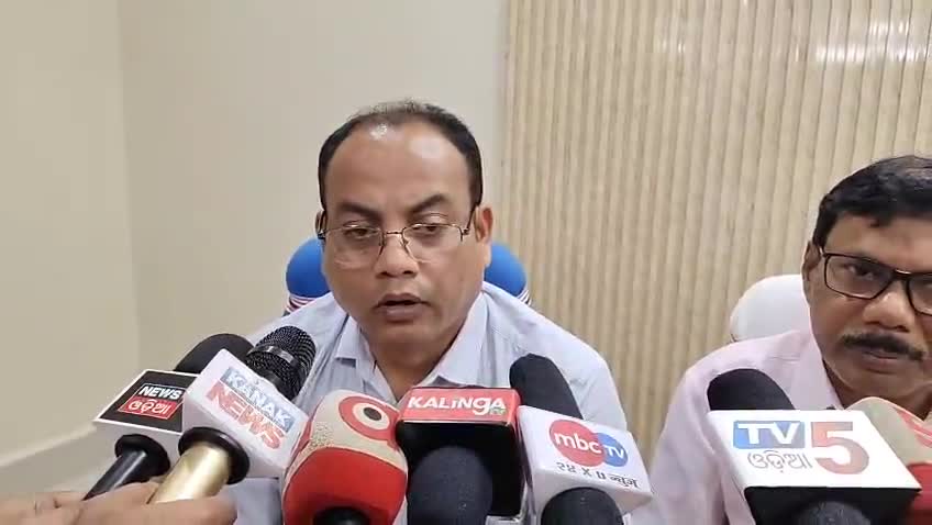 ରାୟଗଡା: ଜିଲ୍ଲାପାଳଙ୍କ କାର୍ଯ୍ୟାଳୟ ପରିସରରେ ଅନୁଷ୍ଠିତ ଜିଲ୍ଲା ଓଏଏସ ସଂଘର ଗୁରୁତ୍ୱପୂର୍ଣ୍ଣ ବୈଠକ ପରେ ଅତିରିକ୍ତ ଜିଲ୍ଲାପାଳଙ୍କ ପ୍ରତିକ୍ରିୟା