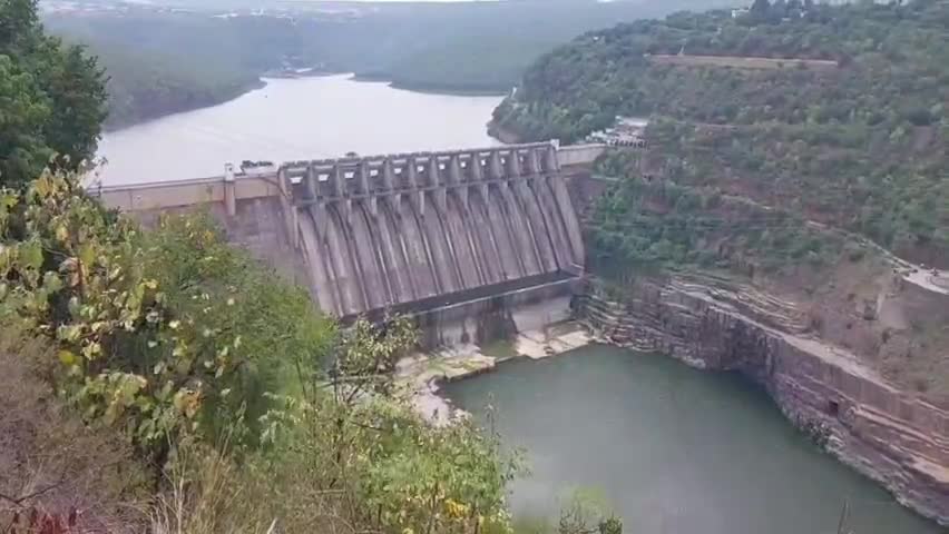 శ్రీశైల జలాశయానికి కొనసాగుతున్న వరద ప్రవాహం, ఇలాగే కొనసాగితే వారం రోజుల్లో గేట్లు ఎత్తే అవకాశం