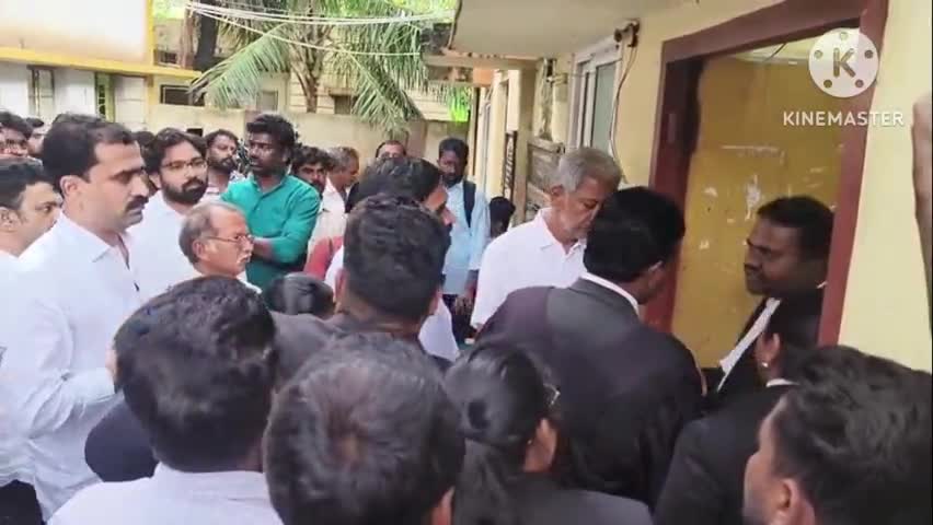 నూజివీడు కోర్టుకు హాజరైన గన్నవరం మాజీ శాసనసభ్యులు వల్లభనేని వంశీ