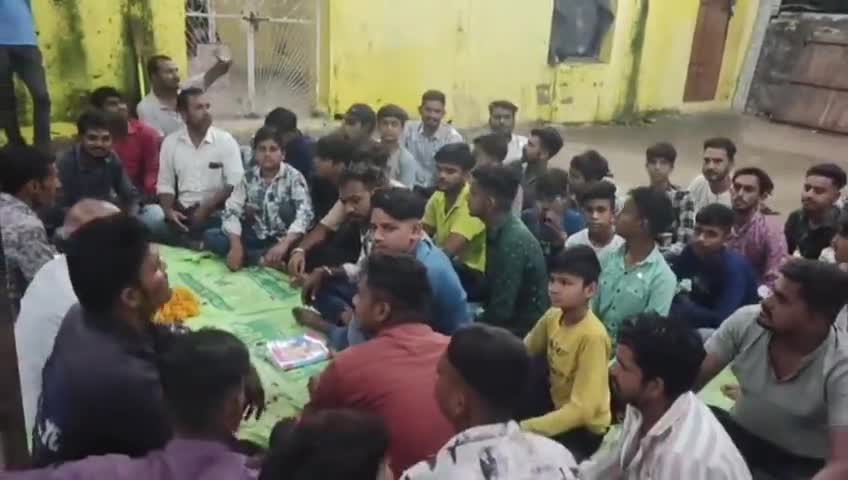 पचपहाड़: आंवलीकला स्थित गायत्री मंदिर में राष्ट्रीय गौ रक्षा कमांडो फोर्स की बैठक हुई आयोजित