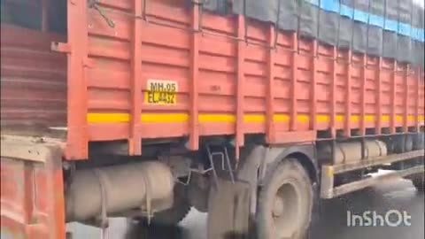 कर्जत: कर्जत-नेरळ राज्यमार्ग रस्त्यावर आयशर टेम्पोची दुचाकीला धडक,
दुचाकीचालकाचा मृत्यू, तर एक गंभीर जखमी; टेम्पो चालक फरार