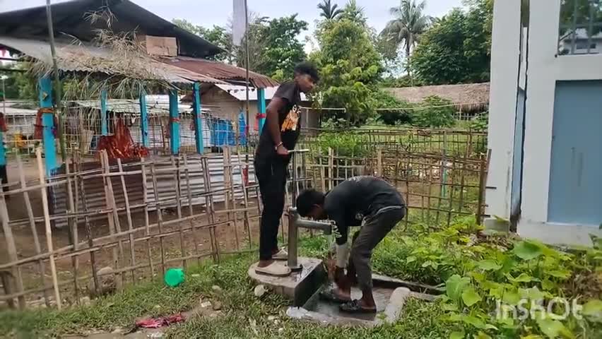 বিশ্বনাথ: চহৰৰ ১১ নং ৱাৰ্ডত শৌচালয়, বিশুদ্ধ খোৱাপানীৰ পৰা বঞ্চিত শতাধিক পৰিয়াল, কাণসাৰ নাই জনপ্ৰতিনিধিৰ #jansamasya