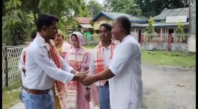 কলগাছিয়া: কলগাছিয়াৰ ৫২ নং চটোলা গাঁও পঞ্চায়তৰ ৭ জন সদস্যৰ সমৰ্থনত সভানেত্ৰী হিচাপে নিৰ্বাচিত লচমিনা আহমেদ