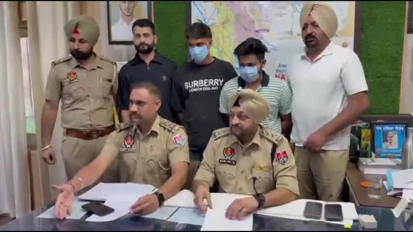 ਰੂਪਨਗਰ: ਨੰਗਲ ਪੁਲਿਸ ਨੇ 315 ਬੋਰ ਦੇਸੀ ਪਿਸਤੌਲ ਅਤੇ ਇੱਕ ਜਿੰਦਾ ਕਾਰਤੂਸ ਦੇ ਨਾਲ ਦੋ ਕਾਰ ਸਵਾਰ ਨੌਜਵਾਨਾਂ ਨੂੰ ਕੀਤਾ ਕਾਬੂ