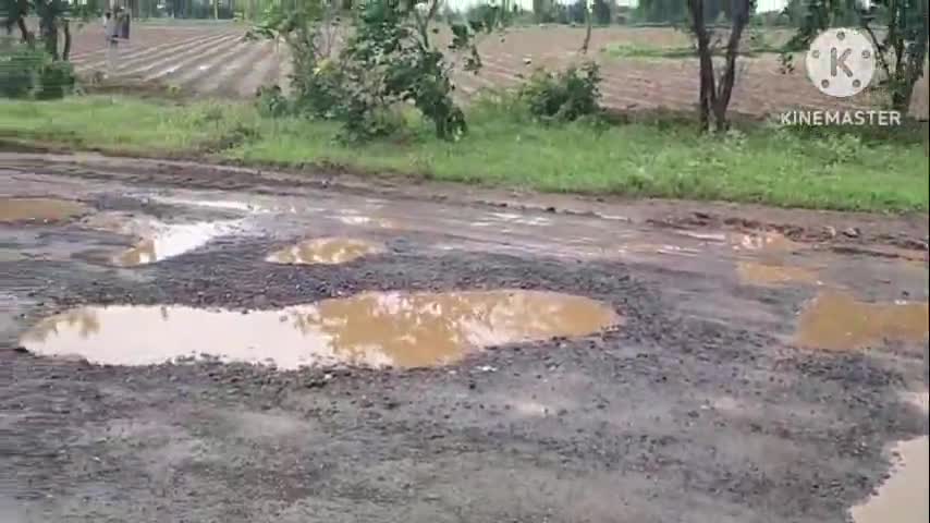 चामोर्शी: चामोर्शी-मुल मार्गावर अपघाताची मालिका, रस्ता दुरुस्तीची ग्रामपंचायत सदस्य निखिल उंदिरवाडे यांची मागणी #jansamasya