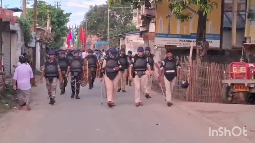 মানিকচক: মথুরাপুরে সম্পন্ন হল মহরমের শোভাযাত্রা, পুলিশের কড়া নিরাপত্তা