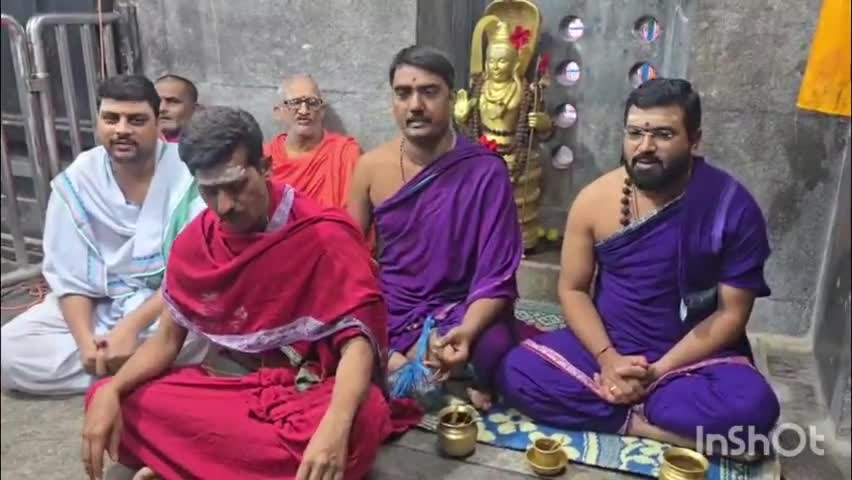 వేములవాడ: తొలి ఏకాదశి సందర్భంగా వేములవాడ రాజన్న గుడిలో ప్రత్యేక పూజలు:రాజన్న ఆలయ ఉప ప్రధానార్చకులు చంద్రగిరి శరత్ కుమార్