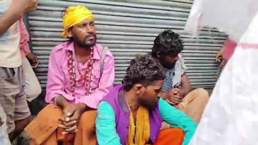 लखीमपुर: निर्मल नगर में ग्रामीणों ने पकड़े 3 संदिग्ध, पुलिस की पूछताछ में निकले निर्दोष, असली आरोपी अब भी फरार