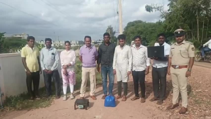 ಶಿಡ್ಲಘಟ್ಟ: ಗಾಂಜಾದೊಂದಿಗೆ ಸುಗುಟೂರು ಗ್ರಾಮದಿಂದ ಜಂಗಮಕೋಟೆಗೆ ಹೋಗುತ್ತಿದ್ದ ಆರೋಪಿ ಬಂಧನ