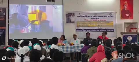 जगदलपुर: आड़ावाल में स्वरोजगार स्थापित करने हेतु उद्यमिता जागरूकता शिविर में युवाओं को योजनाओं की दी गई जानकारी