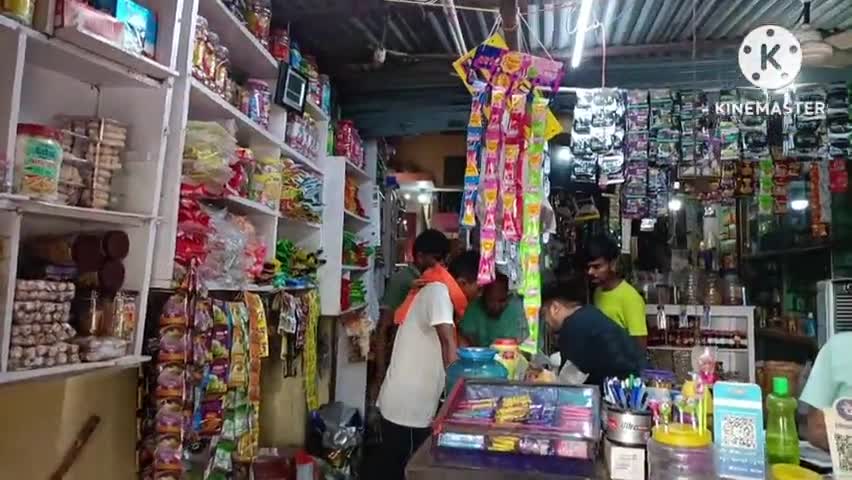 घाघरा: घाघरा चांदनी चौक में मां लक्ष्मी स्टोर में अज्ञात चोरों ने की चोरी, थाने में शिकायत दर्ज