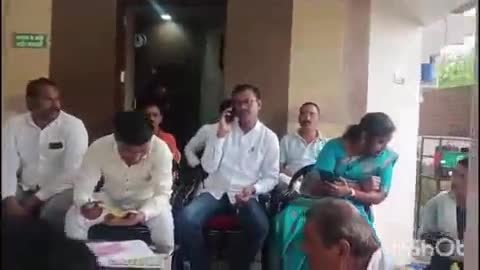 नेर: शिवसेना कार्यालय शिवाजीनगर येथून तपासणी व शस्त्रक्रियेसाठी रुग्ण घेऊन सावंगी मेघेसाठी बसेस रवाना
