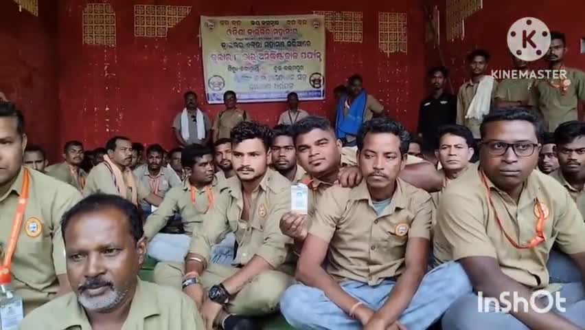 ଧର୍ମଗଡ: କଲମପୁର ଦୁର୍ଗାମଣ୍ଡପରେ ବ୍ଲକ ଡ୍ରାଇଭର ମହାସଂଘ ପକ୍ଷରୁ ଦିଆଗଲା ଶାନ୍ତିପୂର୍ଣ୍ଣ ଧାରଣା