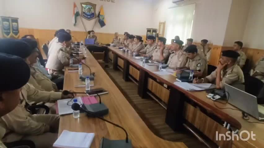 सोलन: पुलिस लाइन सोलन में जिला सोलन पुलिस की अपराध समीक्षा और पुलिस जवानों की वेलफेयर के बारे में बैठक हुई आयोजित