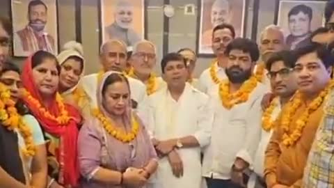 बहादुरगढ़: सेक्टर-2 स्थित कार्यालय पर भाजपा नेता दिनेश कौशिक ने तीनों मनोनीत पार्षदों का किया अभिनंदन