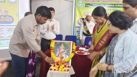 భద్రాచలం: కొత్తగూడెం: విద్యార్థిని విద్యార్థులకు గుణాత్మక విద్యను పెంపొందించడం కోసం ఏర్పాటు చేసిన ఉద్దీపకం వర్క్ బుక్‌ను ప్రారంభించిన ITDA PO