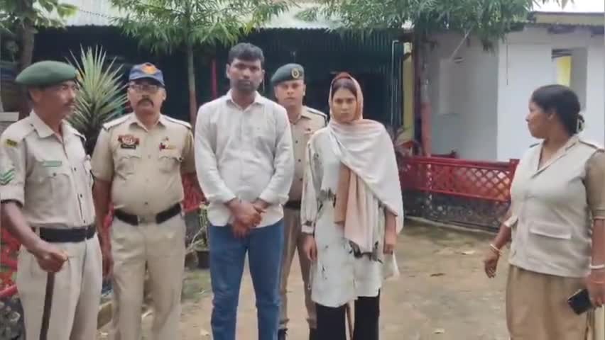 বিশালগড়: ভালোবাসার টানে ভারতে এসেছিলেন বাংলাদেশি; গ্রেপ্তার বাংলাদেশি যুবতি ও ভারতীয় টাউট, পেশ বিশালগড় মহকুমা আদালতে