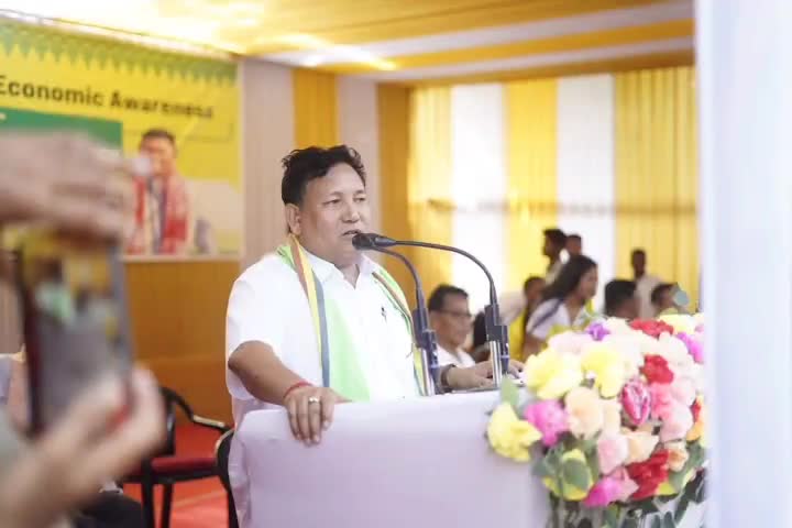 বাক্সা: তামুলপুৰৰ দৰঙ্গাজুলিৰ কুমাৰীকাটাত হিতাধিকাৰী সভাত বিটিআৰ প্ৰধান প্ৰমোদ বড়োৰ অংশগ্রহণ