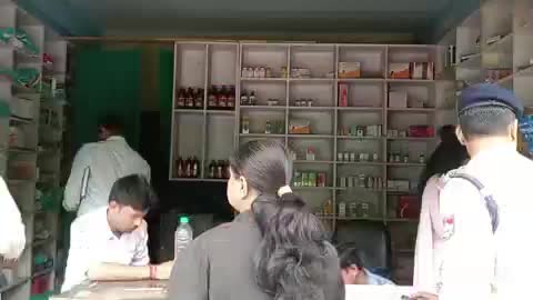 अल्मोड़ा: धारानौला से करबला तक विभिन्न मेडिकल स्टोर्स का संयुक्त टीम ने किया औचक निरीक्षण, मिलीं कई खामियां