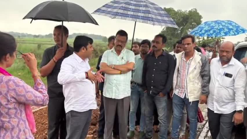 ଓରିଏଣ୍ଟ: ରାଜସ୍ୱ ଓ ବିପର୍ଯ୍ୟୟ ପରିଚାଳନା ମନ୍ତ୍ରୀ ଲଇକେରା ଠେଲକୋବୁଡ଼ ପୋଲ ମରାମତି କାର୍ଯ୍ୟ କଲେ ପରିଦର୍ଶନ