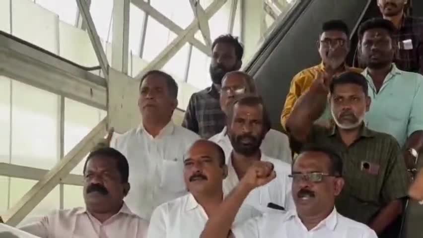 പാലക്കാട്: പാലക്കാട് റെയിൽവേ സ്റ്റേഷനിലെ എസ്കലേറ്റർ പണിമുടക്കി #localissue