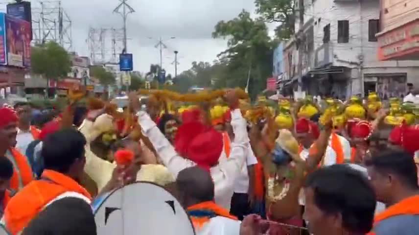సంగారెడ్డి: సంగారెడ్డిలో బోనాల వేడుకలు, ఆకట్టుకున్న పోతురాజుల విన్యాసాలు