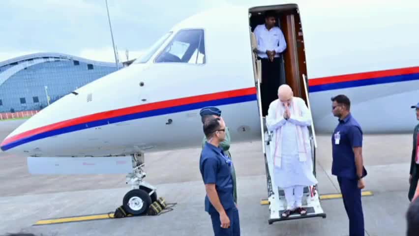 കണ്ണൂർ: തളിപ്പറമ്പ് രാജരാജേശ്വര ക്ഷേത്ര ദർശനത്തിനായി കേന്ദ്ര ആഭ്യന്തര മന്ത്രി അമിത് ഷാ കണ്ണൂരിലെത്തി