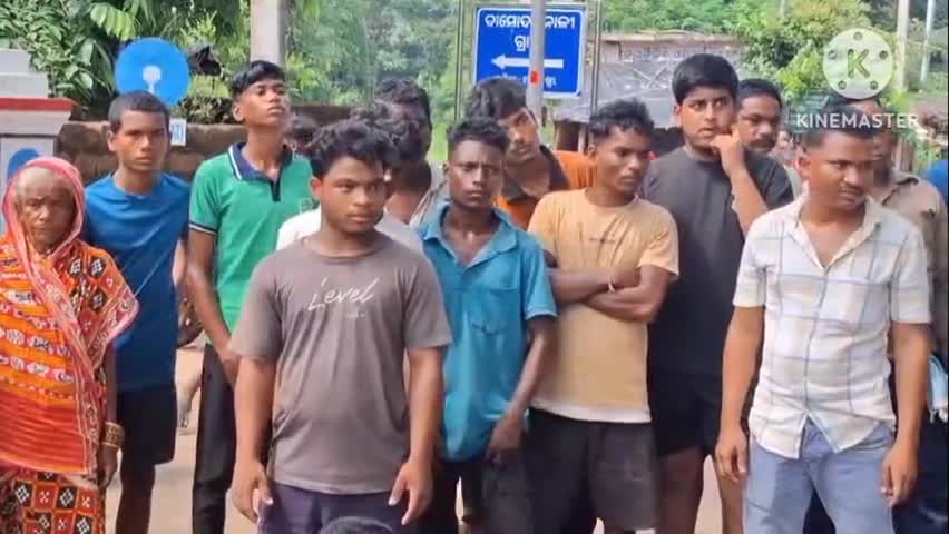 ଢେଙ୍କାନାଳ ସଦର: ଢେଙ୍କାନାଳ ଜିଲ୍ଲା ସଦର ବ୍ଲକ ବେଲଟିକିରିରେ ଯୁବକଙ୍କ ମୃତ‍୍ୟୁକୁ ନେଇ ଉତ୍ତ‍୍ୟକ୍ତ ଲୋକଙ୍କ ରାସ୍ତାରୋକ, ବୁଝାସୁଝା ପରେ ହଟିଲା ଆନ୍ଦୋଳନ