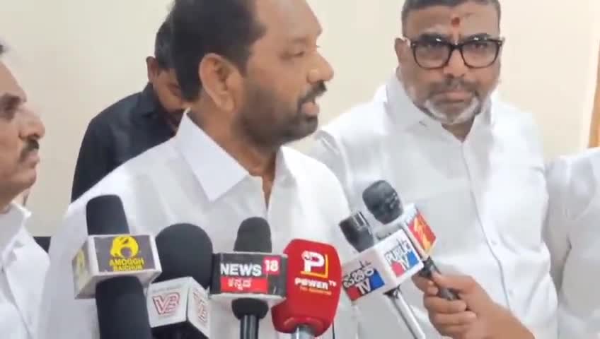 ರಾಯಚೂರು: ಮಲ್ಲಿಕಾರ್ಜುನ್ ಖರ್ಗೆ ಅವರನ್ನು ಕುಗ್ಗಿಸಲು ಆರ್‌ಎಸ್‌ಎಸ್‌  ಛಲವಾದಿ ನಾರಾಯಣಸ್ವಾಮಿ ಬಳಕೆ: ನಗರದಲ್ಲಿ ಎ.ವಸಂತಕುಮಾರ್