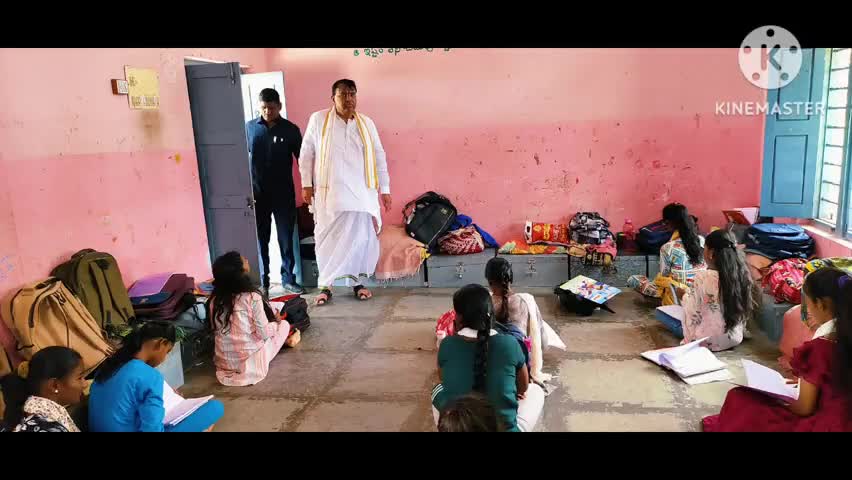 బాన్సువాడ: విద్యార్థులకు నాణ్యమైన భోజనాన్ని అందించాలి; తేడా వస్తే శాఖ పరమైన చర్యలు బాన్సువాడలో ఎమ్మెల్యే శ్రీనివాస్ రెడ్డి