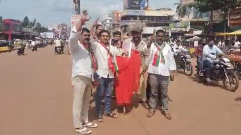జహీరాబాద్: తీన్మార్ మల్లన్న కార్యాలయం పై దాడిని నిరసిస్తూ జాగృతి అధ్యక్షురాలు కల్వకుంట్ల కవిత దిష్టిబొమ్మ దగ్ధం