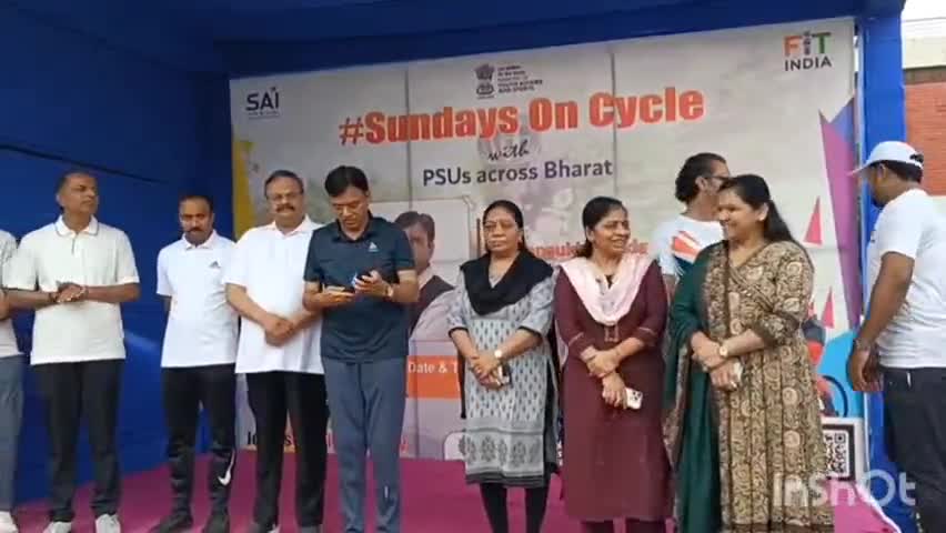 ગાંધીનગર: સે-13 મહાત્મા મંદિર ખાતે સન્ડેઝ ઓન સાઇકલનું આયોજન, કેન્દ્રીય મંત્રી હાજર, દેશમાં 7 હજારથી વધુ સ્થાનો પર રેલીનું આયોજન