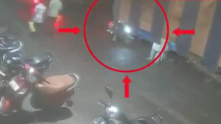 અમદાવાદ શહેર: જમાલપુરમાં બિલ્ડર ઉપર ફાયરિંગનો મામલો, ફાયરિંગની ઘટનાના સીસીટીવી ફૂટેજ આવ્યા સામે