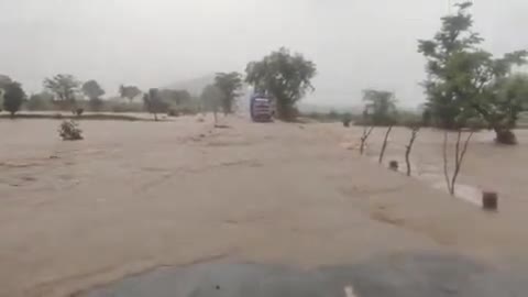 बमोरी: बमोरी क्षेत्र में लगातार बारिश से जनजीवन अस्त-व्यस्त, नदी-नाले उफान पर, आवागमन बंद