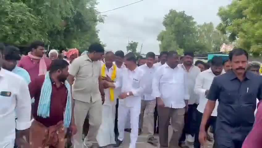 కర్నూలు: కరువు జిల్లా కర్నూలును సస్యశ్యామలం చేసేందుకు కూటమి ప్రభుత్వం కృషి :  ఎంపీ బస్తిపాటి నాగరాజు అన్నారు...