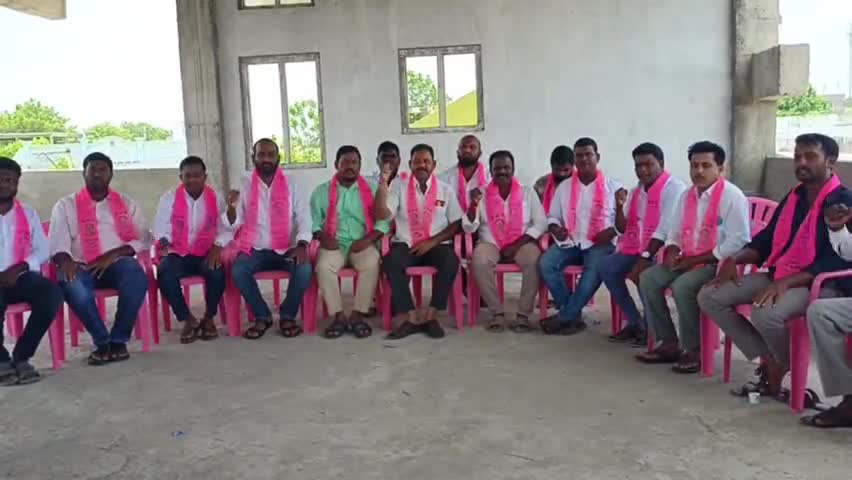 సిరిసిల్ల: కేకే మహేందర్ రెడ్డికి ఏ పదవి ఉందని అధికారిక ప్రోగ్రాంలో పాల్గొన్నారు: తంగళ్ళపల్లి BRS పార్టీ మండల అధ్యక్షుడు రాజన్న