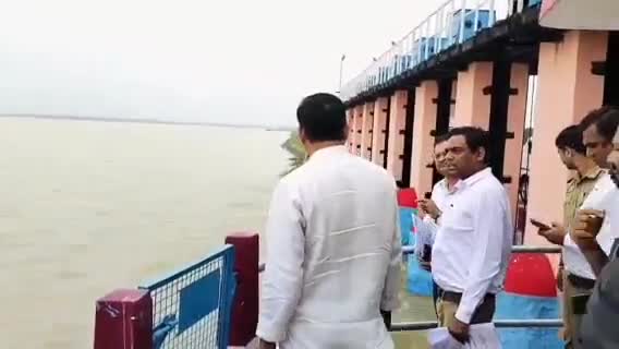 ललितपुर: जनपद के दौरे पर पहुंचे प्रदेश सरकार के जल शक्ति मंत्री एवं जनपद प्रभारी मंत्री रामकेश निषाद