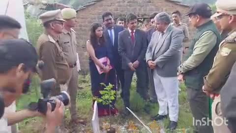 नैनीताल: हरेला पर्व पर नैनीताल वन प्रभाग के हनुमानगड़ी में HC के मुख्य न्यायाधीश की उपस्थिति में किया पौधारोपण कार्यक्रम