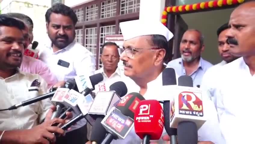 ಕಲಬುರಗಿ: ಅವಾ ಯಾವ ದೊಡ್ಡ ಮನುಷ್ಯ?: ಸಚಿವ ಜಮೀರ್ ವಿರುದ್ಧ ನಗರದಲ್ಲಿ‌ ಶಾಸಕ ಬಿ.ಆರ್ ಪಾಟೀಲ್ ಆಕ್ರೋಶ