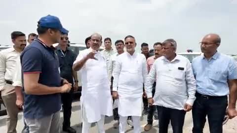 लाडपुरा: लोकसभा अध्यक्ष ओम बिरला व ऊर्जा मंत्री हीरालाल नागर ने रानपुर व अनंतपुरा में बाढ़ के बाद नुकसान का लिया जायजा