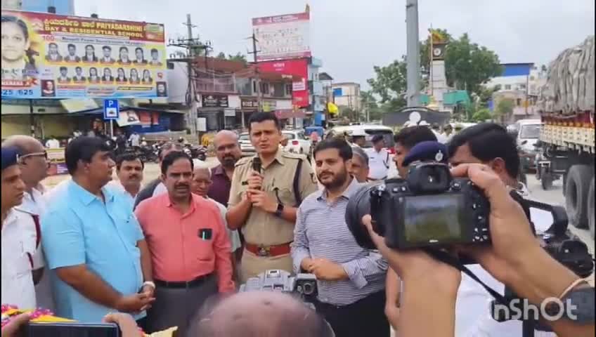 ಶಿವಮೊಗ್ಗ: ನಗರದ ಉಷಾ ವೃತ್ತದಲ್ಲಿ ತಾತ್ಕಾಲಿಕ ಟ್ರಾಫಿಕ್ ಸಿಗ್ನಲ್ ಅಳವಡಿಕೆ